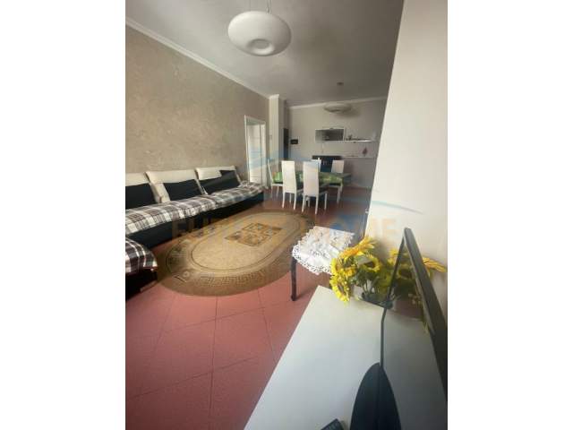 Tirane, jepet me qera apartament 2+1+BLK Kati 3, 80 m² 400 Euro