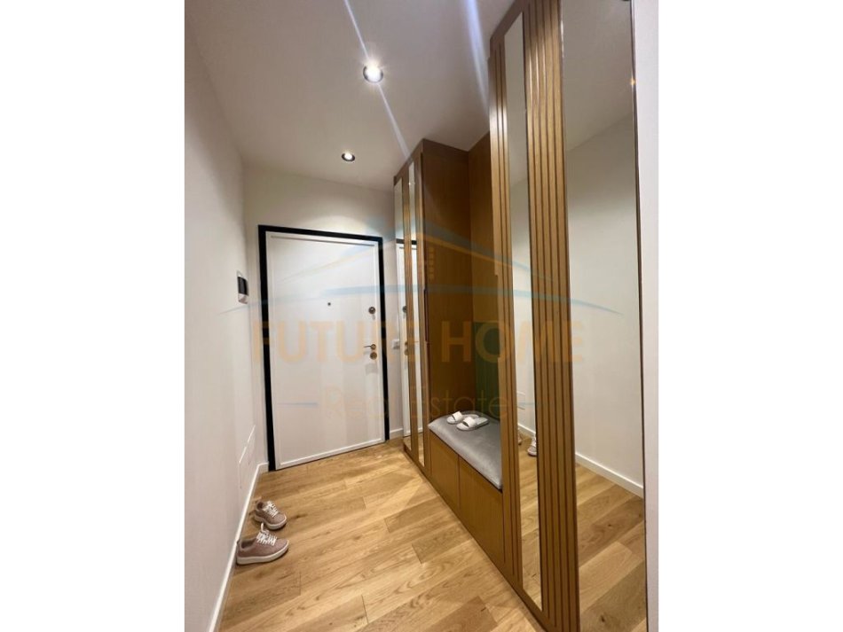 Tirane, shitet apartament 3+1+Aneks+Ballkon Kati 10, 199 m² 350.000 € (Unaza e Re)