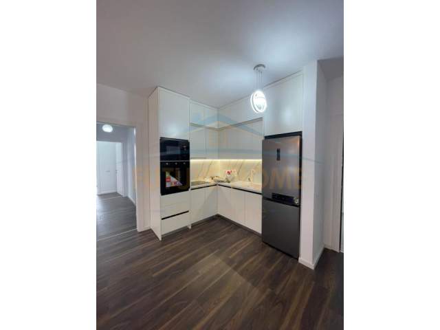 Tirane, jepet me qera apartament Kati 2, 110 m² 700 Euro (Fusha e Aviacionit)