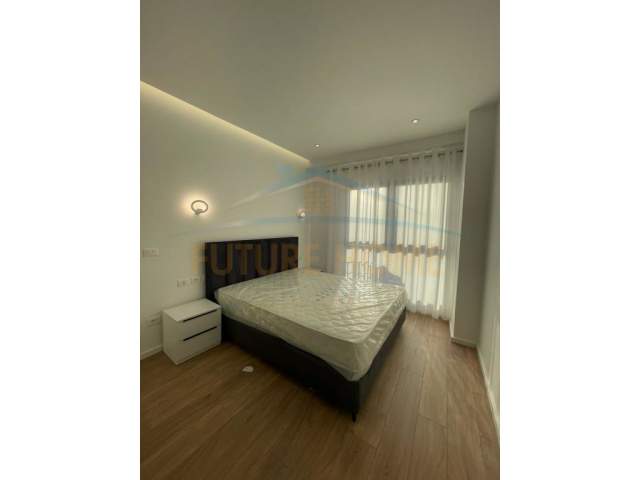 Tirane, jepet me qera apartament 2+1+BLK 110 m² 1.000 Euro (Rruga e Kavajes)