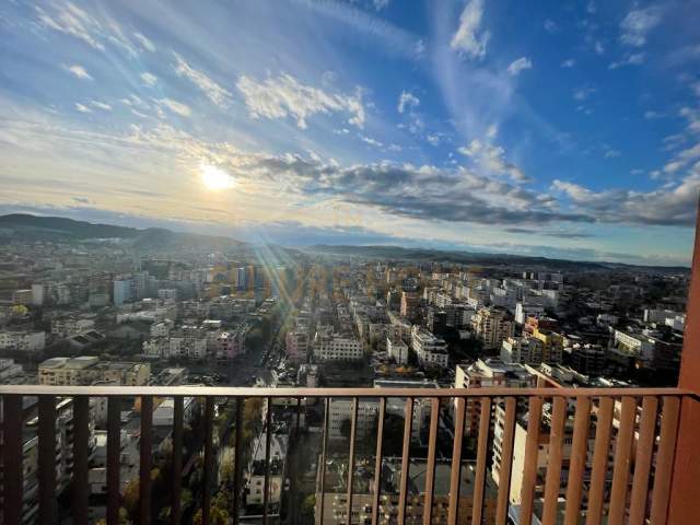 Tirane, jepet me qera apartament 2+1+BLK 110 m² 1.000 Euro (Rruga e Kavajes)