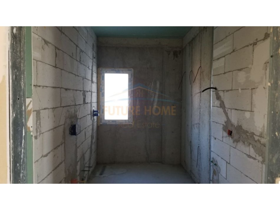 Tirane, shitet apartament 3+1 Kati 2, 152 m² 228.000 € (Lake Land , Liqeni i Farkes)
