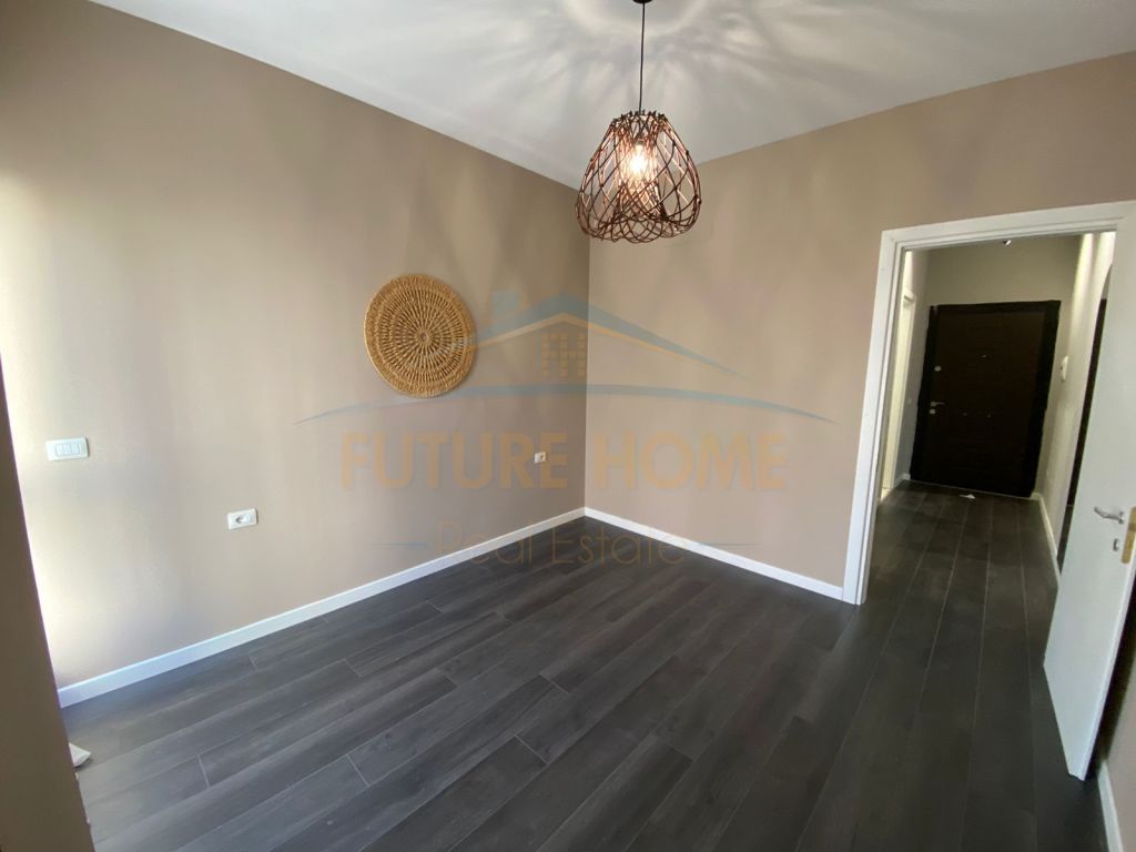 Shitet, Apartament 1+1, Rruga e Barrikadave, Tirane , 170.000 euro