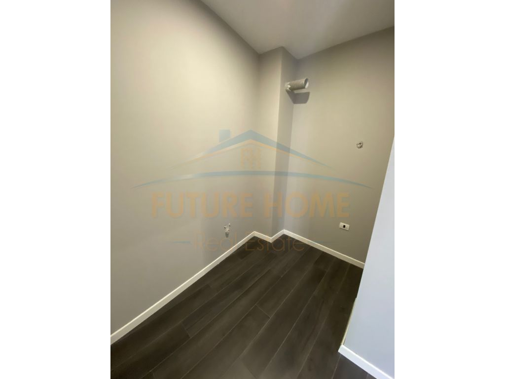 Shitet, Apartament 1+1, Rruga e Barrikadave, Tirane , 170.000 euro