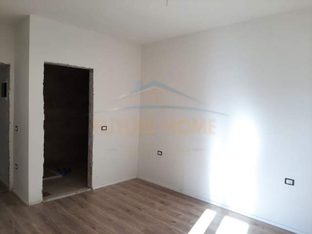 Tirane, shitet apartament 2+1+BLK Kati 10, 104 m² 131.000 Euro (GOLDEN PARK)