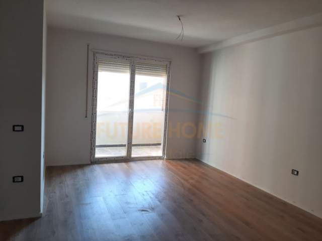 Tirane, shitet apartament 2+1+BLK Kati 10, 104 m² 131.000 Euro (GOLDEN PARK)