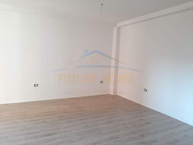 Tirane, shitet apartament 2+1+BLK Kati 10, 104 m² 131.000 Euro (GOLDEN PARK)
