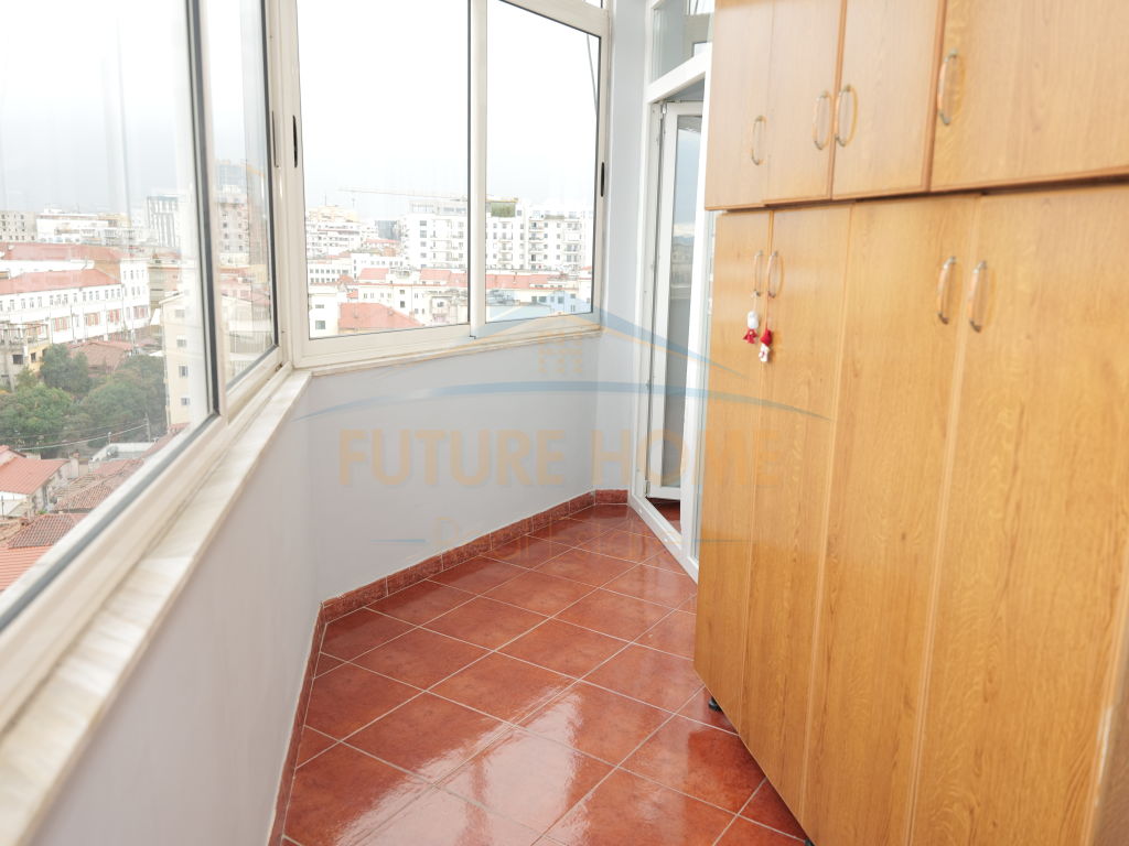 Shitet, Apartament 2+1,Rruga Fortuzi, Tiranë. 200000 EURO
