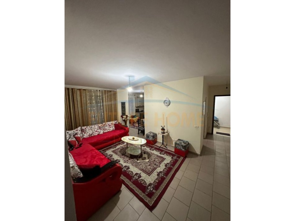 Durres, shitet apartament 2+1 Kati 1, 102 m² 85.000 € (Spitali ,Durrës)