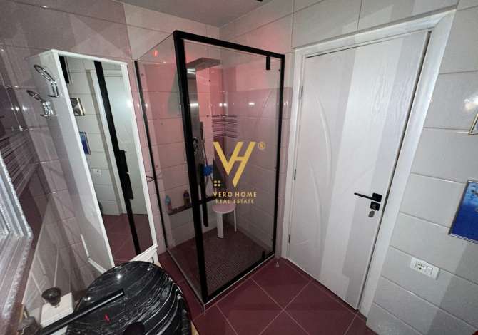 Tirane, jepet me qera apartament 2+1+Ballkon Kati 8, 101 m² 1.300 € (ISH BLLOKU)