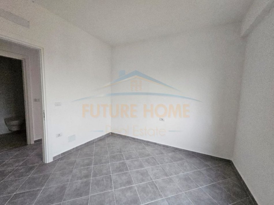 Tirane, jepet me qera zyre Kati 1, 78 m² 700 € (Jordan Misja)