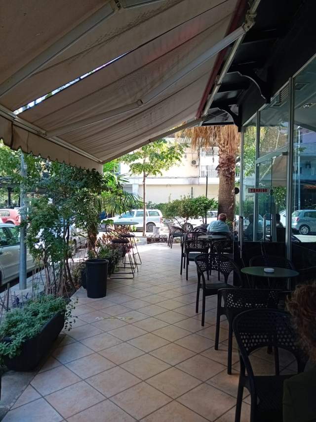 Tirane, jepet me qera ambjent biznesi Kati 0, 200 m² 1.000 Euro (Perball Kompleksit Delijorgji)