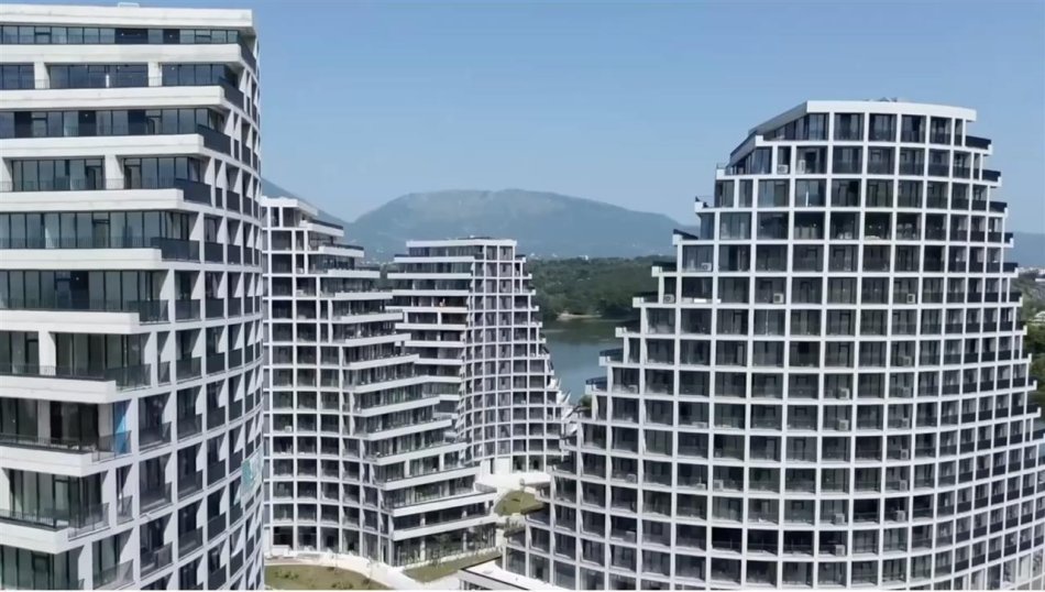 Tirane, jepet me qera zyre , 37 m² 700 € (Rruga e Kosovarve)