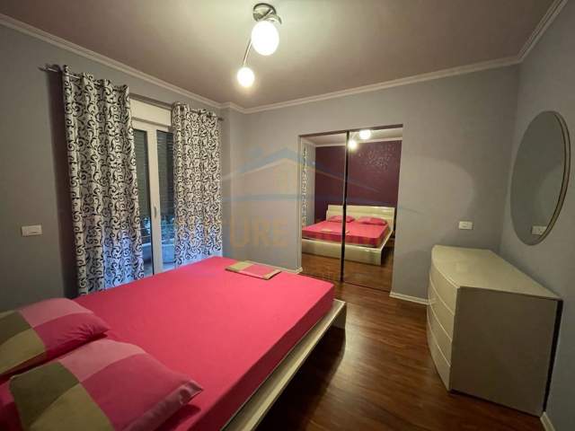 Tirane, jepet me qera apartament 2+1+BLK Kati 2, 105 m² 550 Euro (Kompleksi Kolombo)
