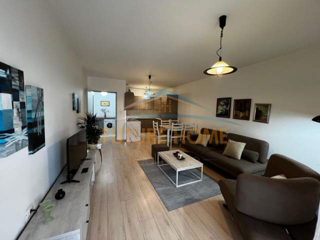 Tirane, jepet me qera apartament 2+1+A+BLK Kati 4, 115 m² 800 Euro (KOMUNA E PARISIT)