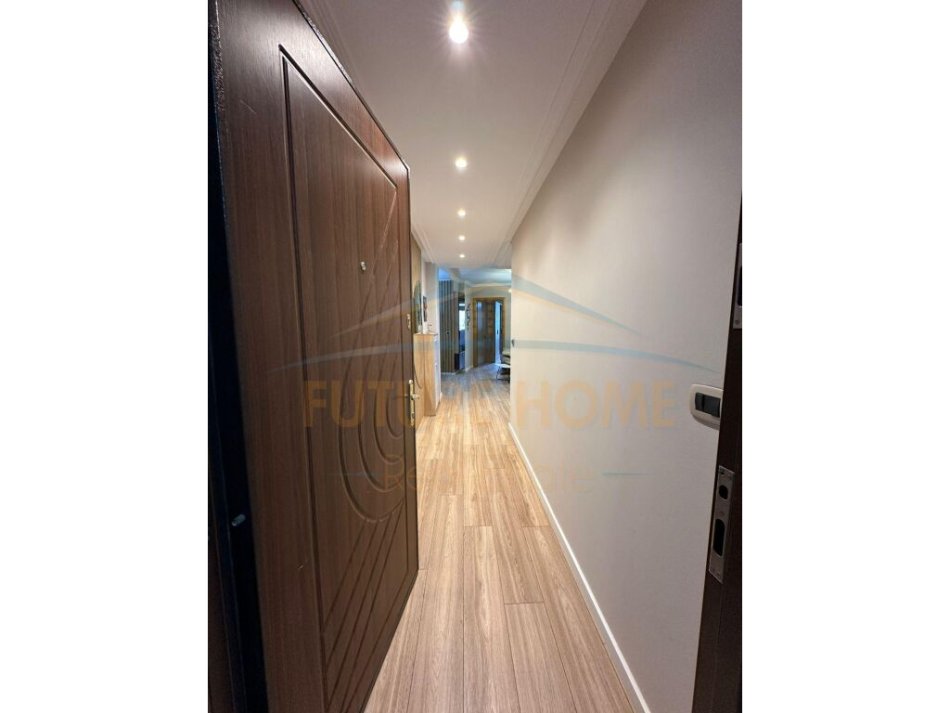 Shitet, Apartament 2+1+2, Myslym Shyri, Tiranë.