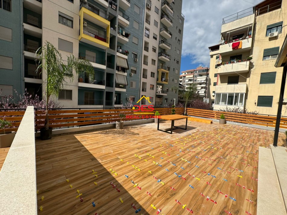 Vlore, jepet me qera apartament 1+1+Ballkon, Kati 2, 232 m² 800 € (Rruga Cajupi,Vlore)