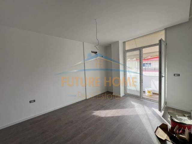 Tirane, shitet apartament 1+1+A+BLK Kati 8, 63 m² 84.000 Euro (Unaze e re)