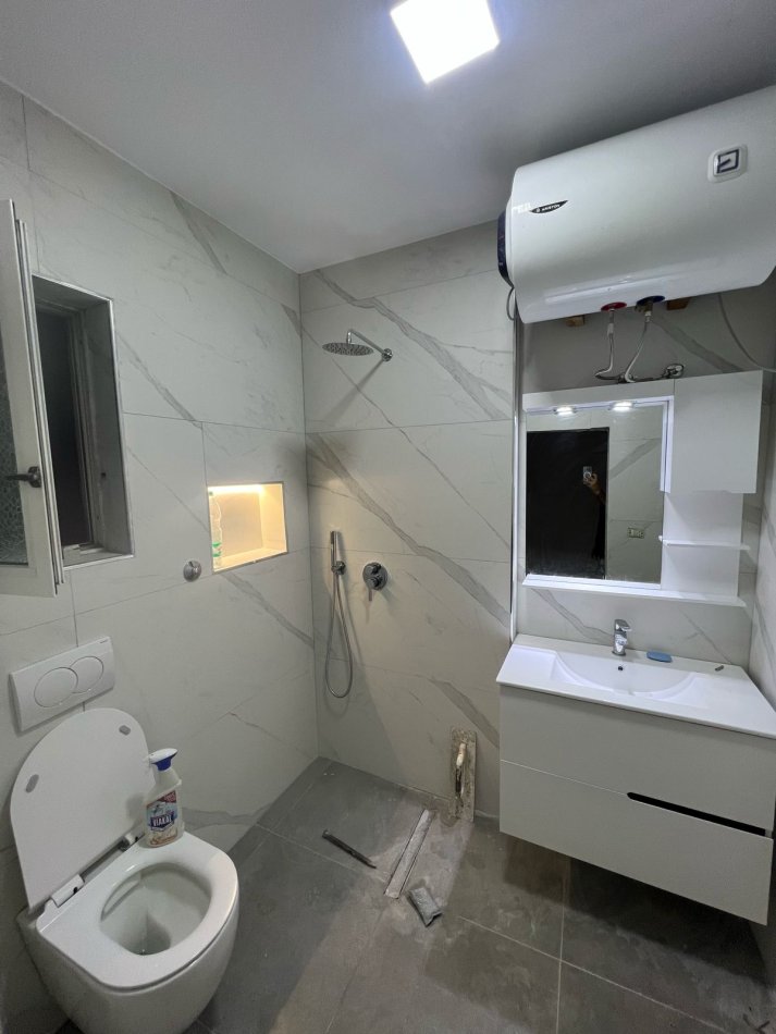 Tirane, jepet me qera apartament 1+1 Kati 5, 490 m² 490 € 
