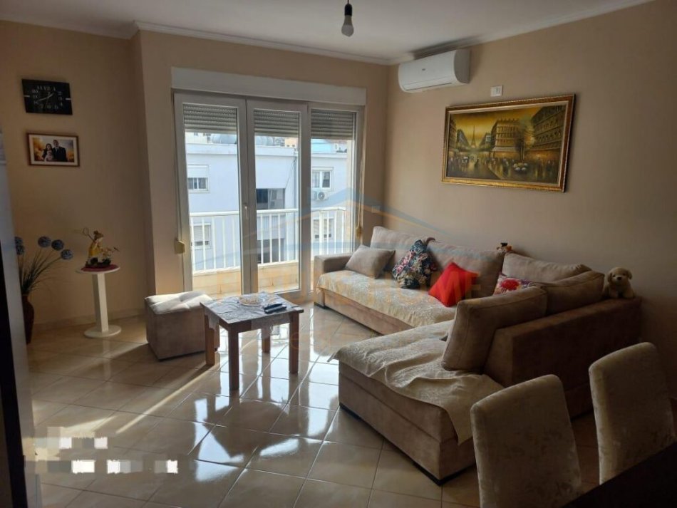Qera, Apartament 2+1+Post Parkimi, Kompleksi Kontakt, Tirane