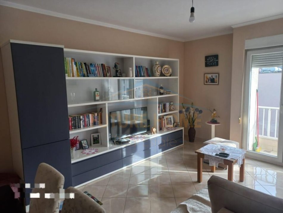 Qera, Apartament 2+1+Post Parkimi, Kompleksi Kontakt, Tirane
