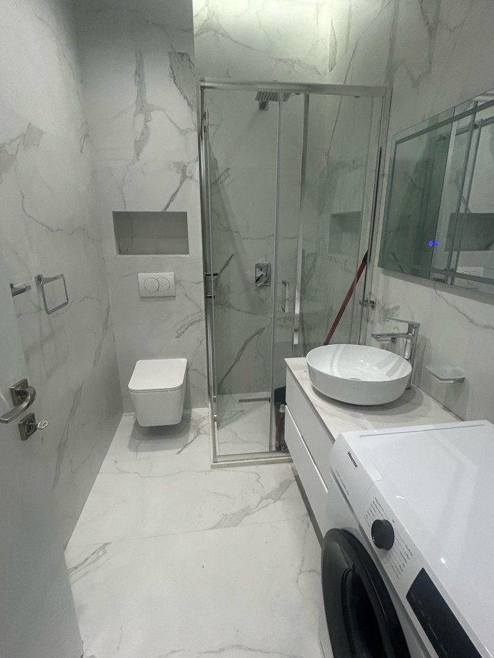 Tirane, jepet me qera apartament 2+1 Kati 7, 120 m² 1.200 € (qender)