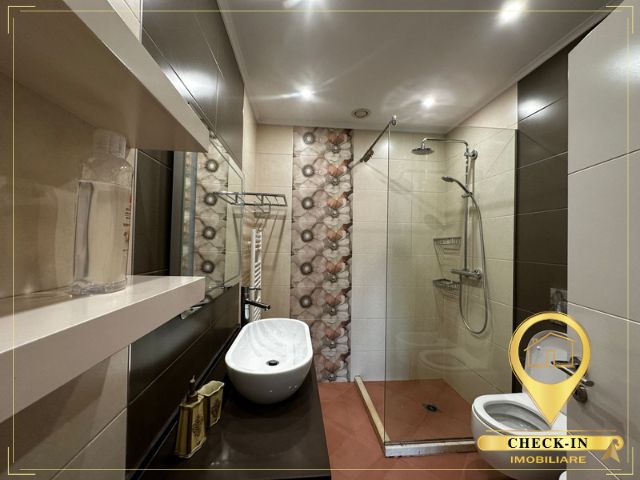 Tirane, jepet me qera apartament 2+1+A+BLK Kati 8, 102 m² 700 Euro (Pazari i Ri)