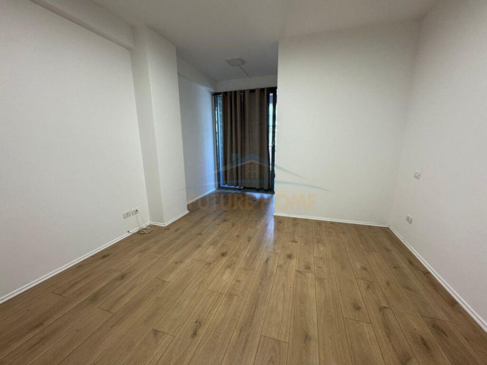 Tirane, jepet me qera Ambient Zyre , Kati 4, 114 m² 1.400 € (Bllok)