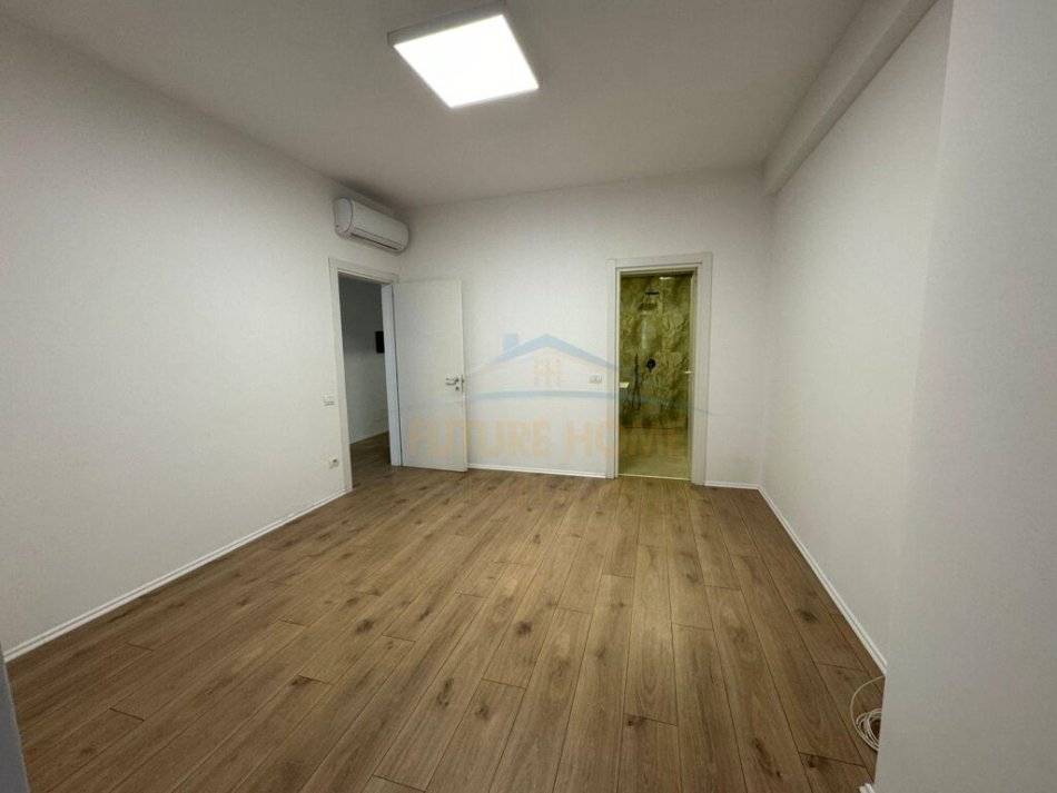 Tirane, jepet me qera Ambient Zyre , Kati 4, 114 m² 1.400 € (Bllok)