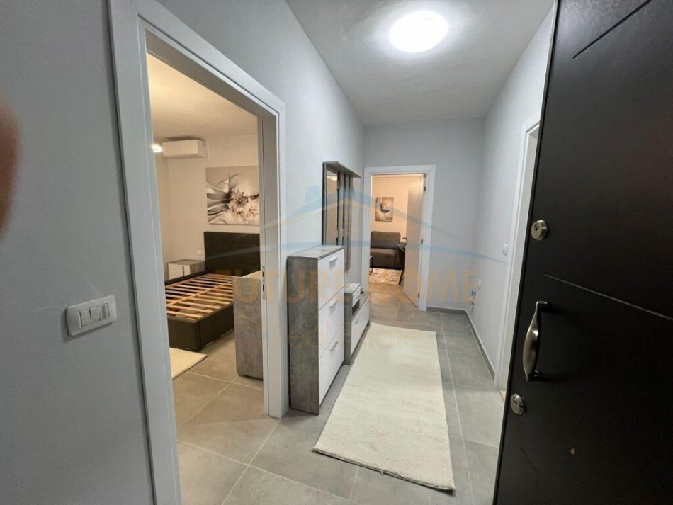 Tirane, jepet me qera apartament 2+1+Ballkon Kati 4, 72 m² 500 € (Liqeni i Thate)