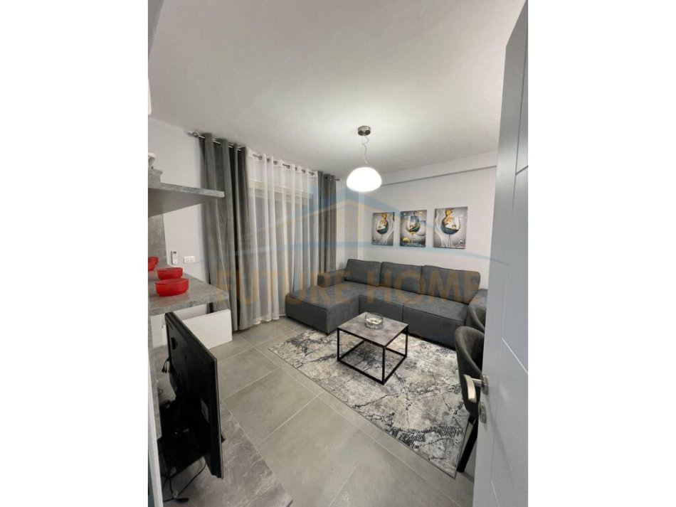 Tirane, jepet me qera apartament 2+1+Ballkon Kati 4, 72 m² 500 € (Liqeni i Thate)