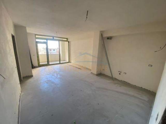 Tirane, shitet apartament 1+1 Kati 3, 78 m² 98.000 Euro (Unaza e Re)
