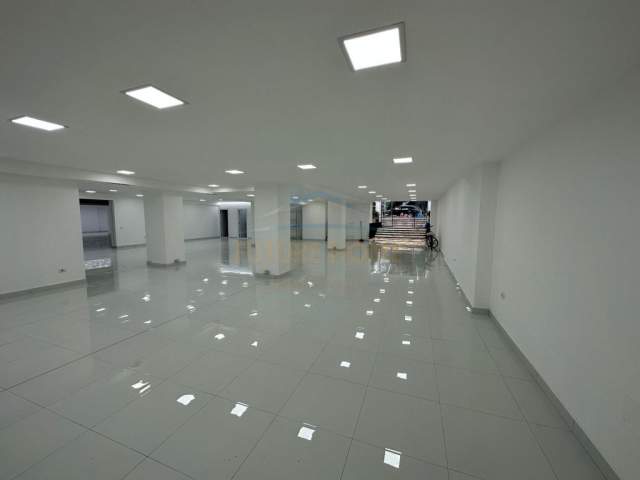 Tirane, jepet me qera ambjent biznesi Kati 0, 700 m² 7.000 Euro (Komuna Parisit)
