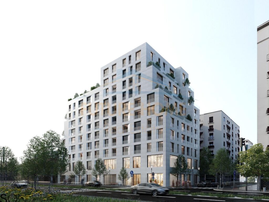 Shitet, Apartament 1+1,Komuna e Parisit, Tiranë