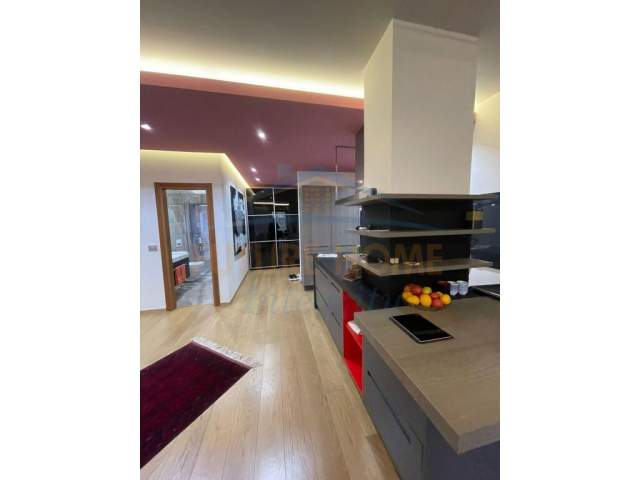Tirane, jepet me qera apartament 2+1+A+BLK Kati 5, 136 m² 1.500 Euro (Rr. Elbasanit)