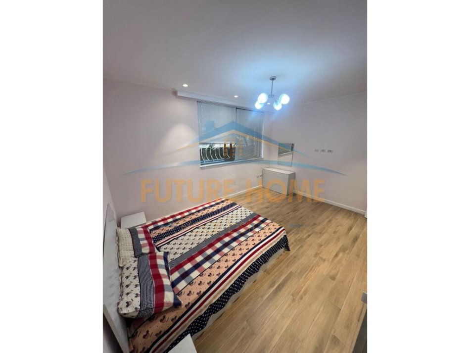 Tirane, jepet me qera apartament 1+1 Kati 1, 90 m² 500 € (RRUGA E KAVAJES)