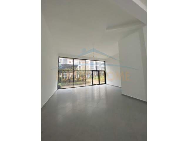 Tirane, jap me qera ambjent biznesi Kati 0, 119 m² 1.500 Euro (Rruga e Kavajes)