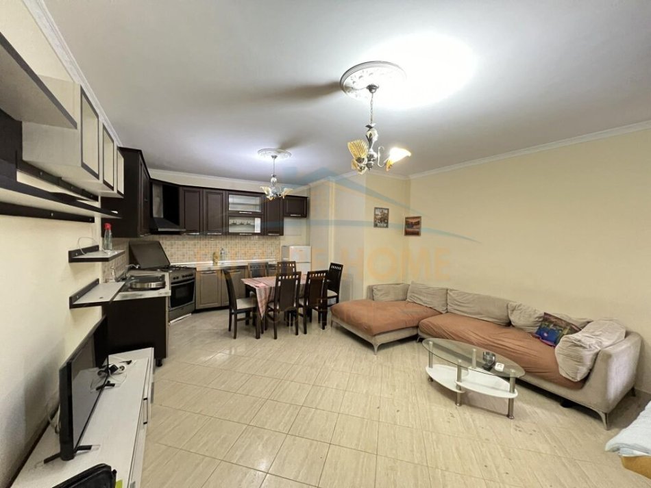Tirane, jepet me qera apartament 1+1 Kati 6, 70 m² 380 € (Kompleksi Molla, Unaza e Re)