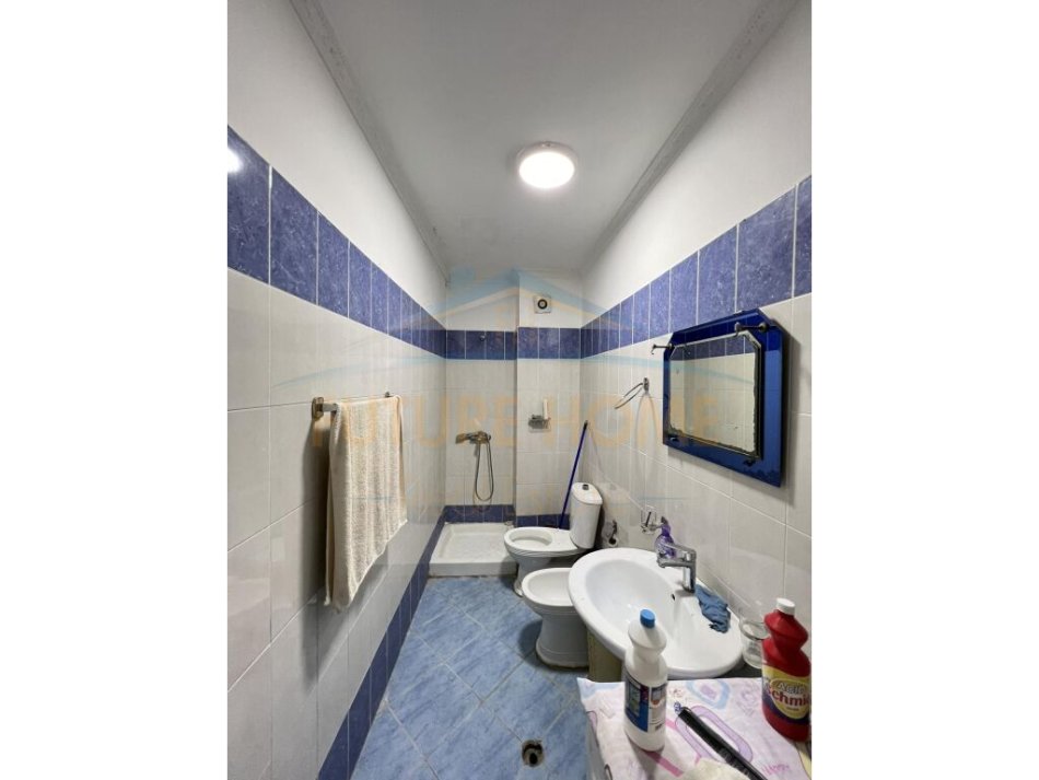 Tirane, jepet me qera apartament 1+1 Kati 6, 70 m² 380 € (Kompleksi Molla, Unaza e Re)