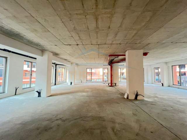 Tirane, jepet me qera ambjent biznesi Kati 2, 583 m² 1.500.000 Euro