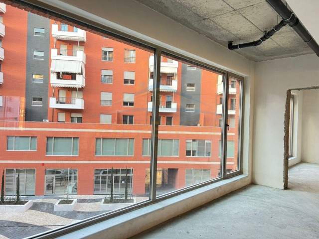 Tirane, jepet me qera ambjent biznesi Kati 2, 583 m² 1.500.000 Euro