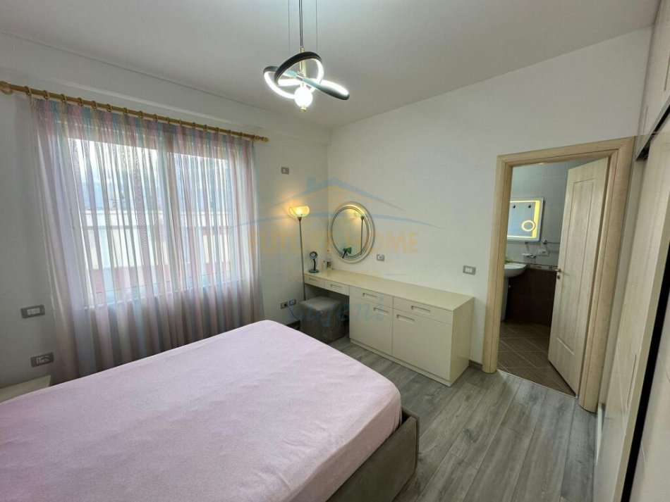 Tirane, shitet apartament 2+1 Kati 4, 96 m² 205.000 € (Liqeni i Thate)