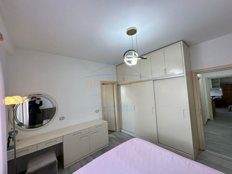Tirane, shitet apartament 2+1 Kati 4, 96 m² 205.000 € (Liqeni i Thate)