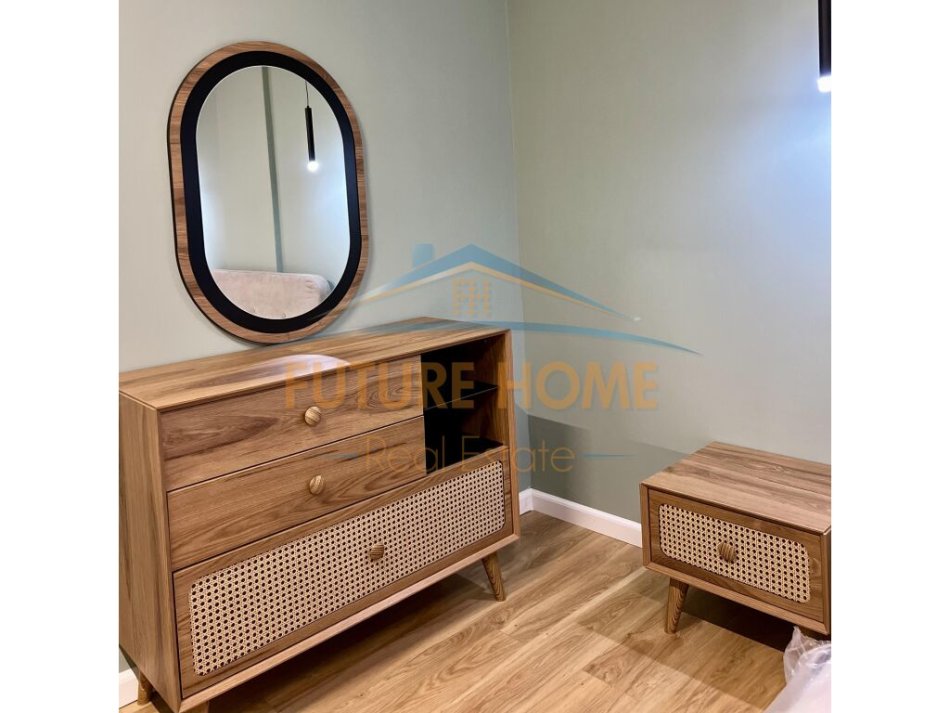 Tirane, jepet me qera apartament 2+1+Ballkon Kati 3, 71 m² 700 € (Rezidenca Rose Garden)