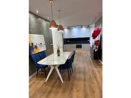 Shitet Apartament 2+1, prane Queen Hotel, mbi Kristal Center, Tirane. AREA37206