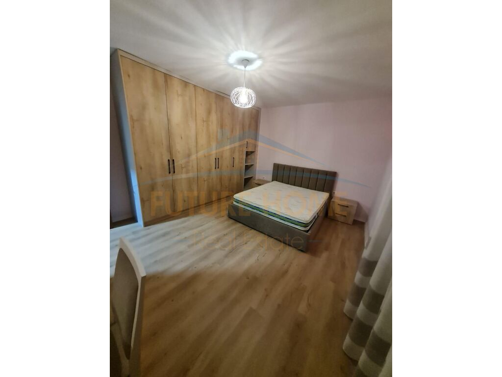 Qera, Apartament 2+1 ,Rruga e Kavajës,Tiranë. 550 EURO