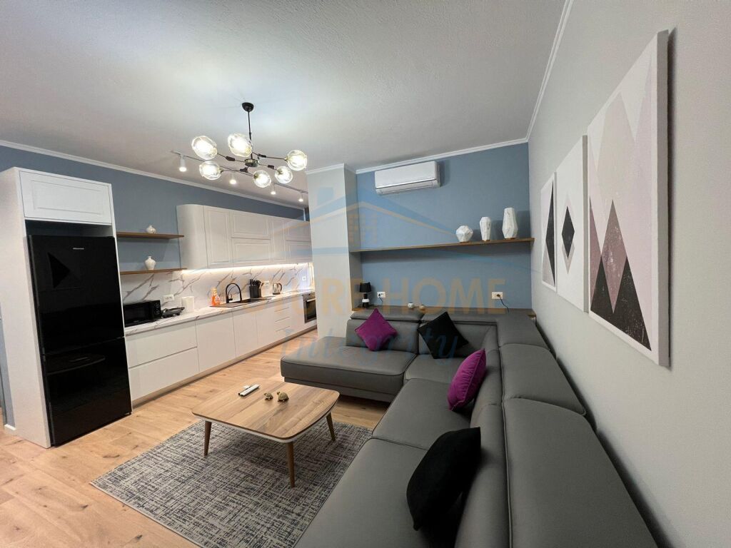 Qera, Apartament 1+1, Rruga Fortuzi, Tiranë. 600 EURO