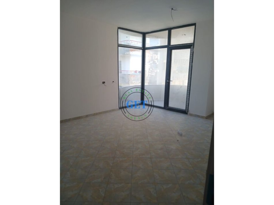 SHITET, APARTAMENT 2+1, TEK 27-KATESHI, NE VOLLGA, DURRES