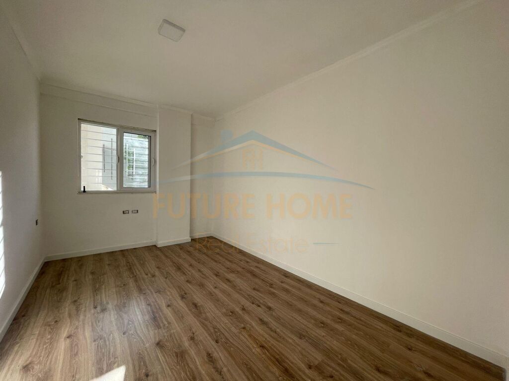 Shitet, Apartament 1+1 , Fresku / OPP37304