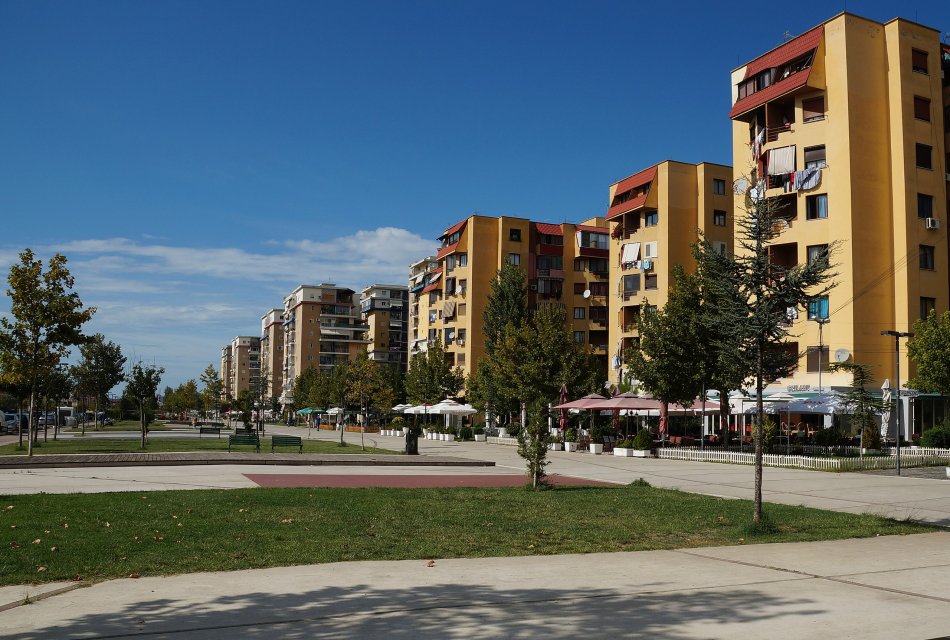 Tirane, jepet me qera apartament 1+1 Kati 4, 75 m² 450 € (Ish fusha aviacionit)
